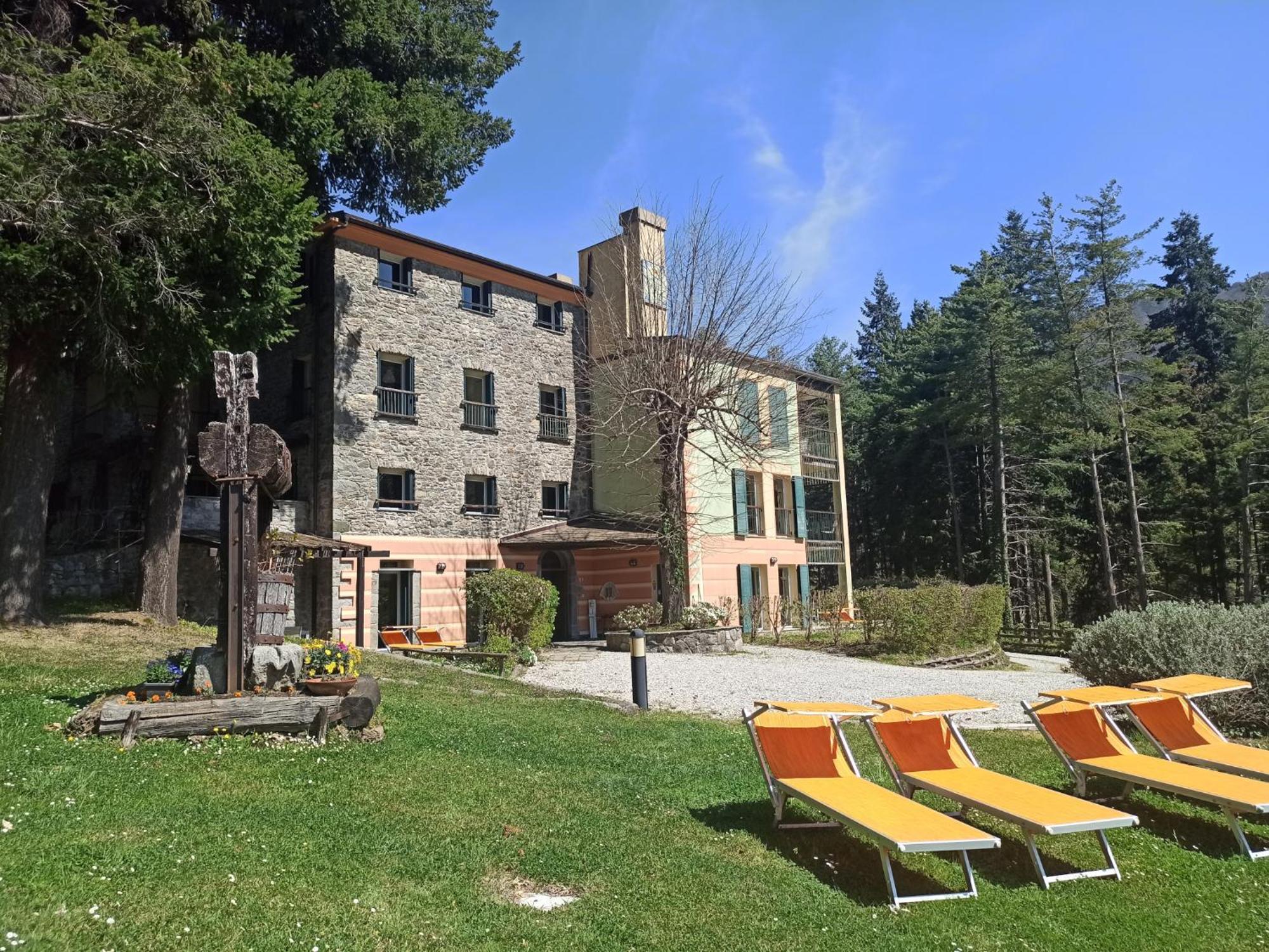 Il Bosco Di Campo Marzano Studios Borzonasca Luaran gambar